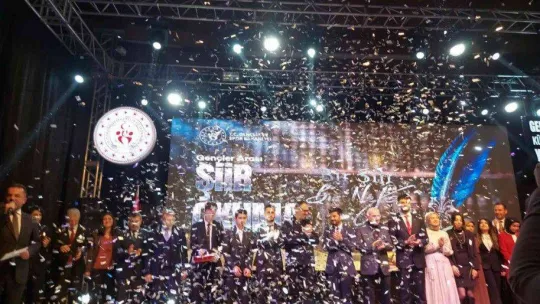 Güçlü sesiyle Türkiye üçüncüsü oldu