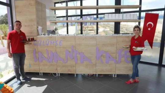 Gülümse Kafe Lavanta'da kış molası