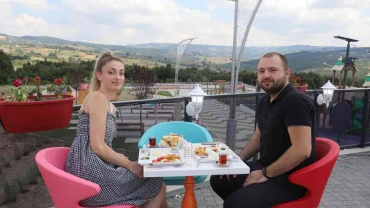 Gülümse Kafe Lavanta'da kış molası