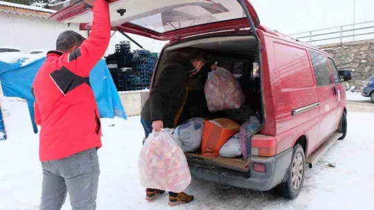 Gümüşhane'den 25 bin ekmek depremzedelere ulaştırılmak üzere yola çıktı