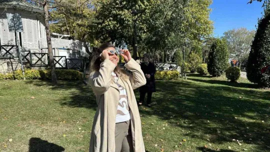 Güneş tutulmasını izlemek isteyenler Çamlıca Tepesi'ne koştu