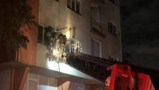 Güngören'de 4 katlı iş yerinde korkutan yangın