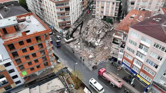 Güngören'de belediyeye 'kontrolsüz yıkım' tepkisi