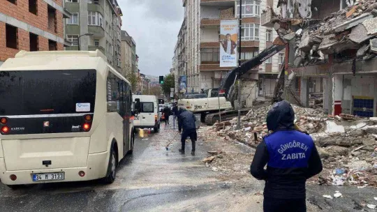 Güngören'de belediyeye 'kontrolsüz yıkım' tepkisi