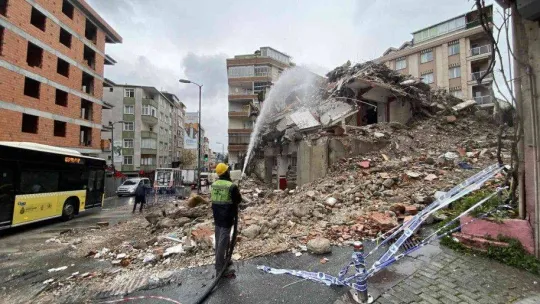 Güngören'de belediyeye 'kontrolsüz yıkım' tepkisi