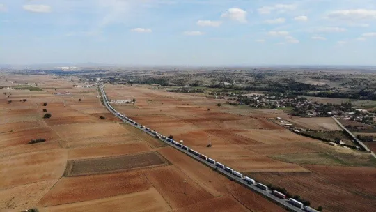 Günlerdir sınırda bekleyen tır şoförleri: 'İnsanlıktan çıktık, tuvaletimizi bile yapamıyoruz'