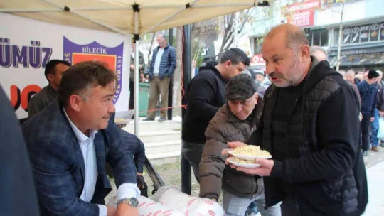Günlerini kutlayıp 2 bin kişiye pilav dağıttılar