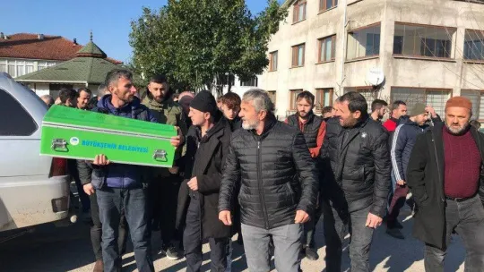 Günün acı en acı haberi: 8 aylık oğlunun kefenini çözüp son kez sevdi