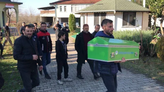 Günün acı en acı haberi: 8 aylık oğlunun kefenini çözüp son kez sevdi