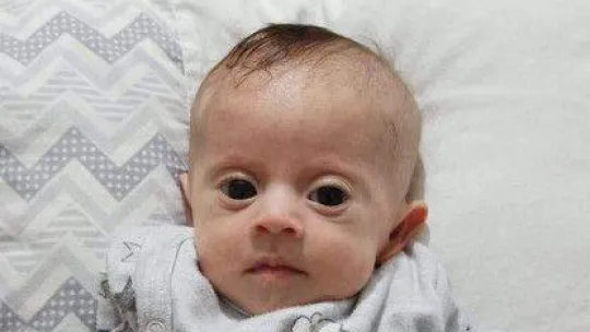 Günün acı en acı haberi: 8 aylık oğlunun kefenini çözüp son kez sevdi