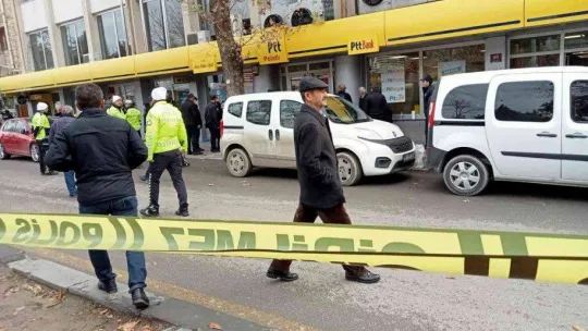 Güvenlik görevlisi 'İşe geç geldin' tartışmasında PTT şubesi şefini öldürdü