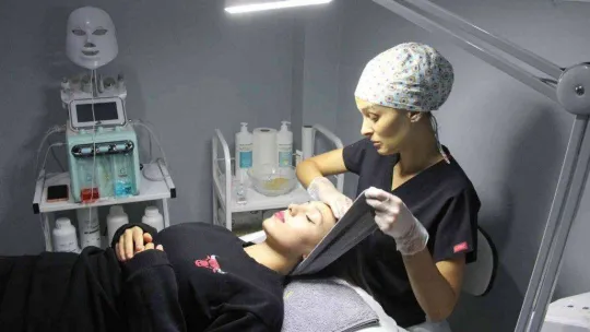 Güzellik yarışında erkekler kadınları solladı