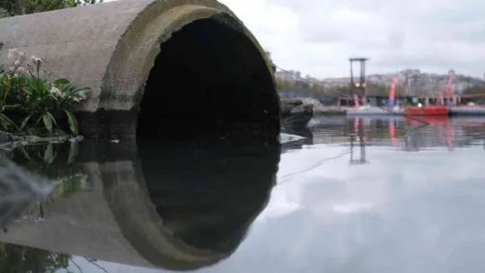 Haliç, yeniden karardı