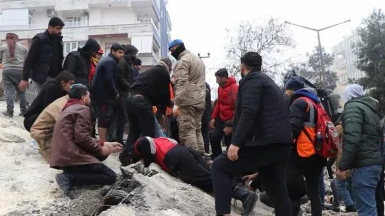 Haliliye Belediyesi 82 noktada depremzedelerin yanında