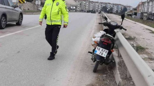 Halk otobüsüyle kafa kafaya çarpışan motosikletin sürücüsü ağır yaralandı