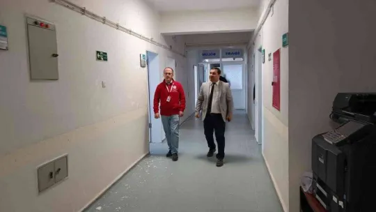 Hastanedeki yıpranan ve dökülen duvarlar boyatıldı