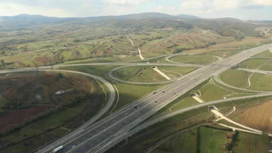 Havadan denetlenen Kuzey Marmara'da kurallara uymayan sürücülere göz açtırılmadı