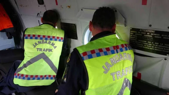 Havadan denetlenen Kuzey Marmara'da kurallara uymayan sürücülere göz açtırılmadı