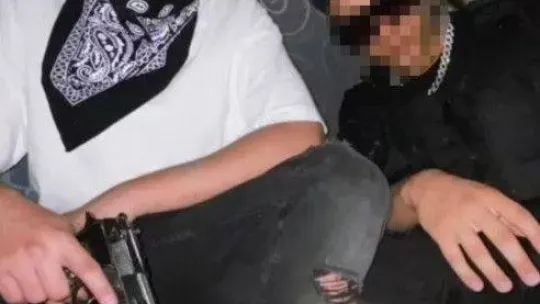 Havaya ateş edip o anları sosyal medyada paylaştılar