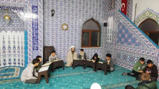 Havran'da sabah namazı buluşmaları camilere ilgiyi artırıyor