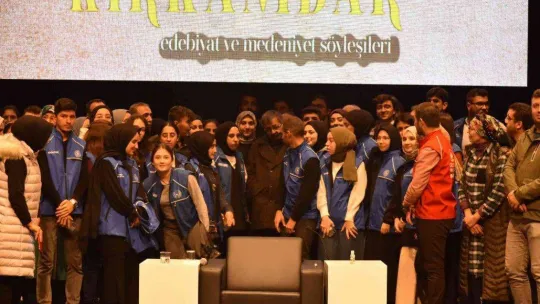 Hayati İnanç Balıkesirli gençlerle bir araya geldi