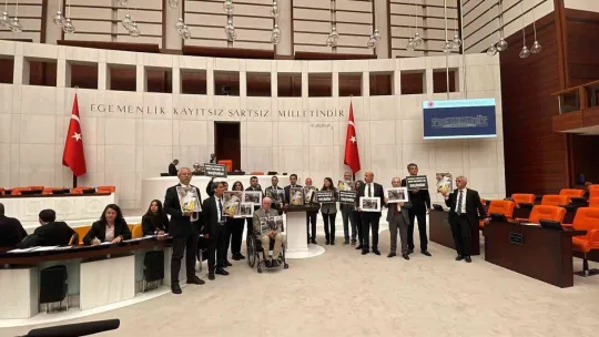 HDP milletvekillerinden TBMM'de eylem