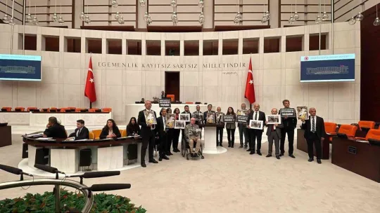 HDP milletvekillerinden TBMM'de eylem