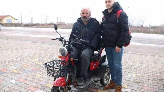 Hırsızlar engelli vatandaşın akülü arabasını çaldı