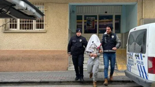 Hırsızlık zanlısı polisten kaçamadı