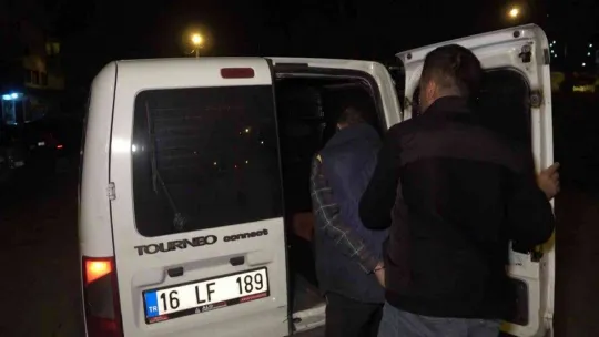 Hırsızlık zanlısı uyuya kalınca suçüstü yakalandı