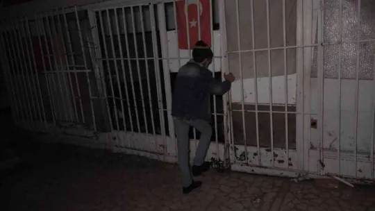 Hırsızlık zanlısı uyuya kalınca suçüstü yakalandı