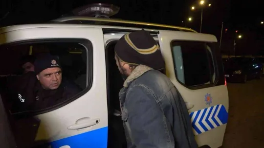 Hırsızlık zanlısı uyuya kalınca suçüstü yakalandı