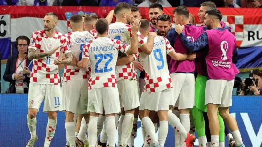 Hırvatistan, penaltılarla çeyrek finalde