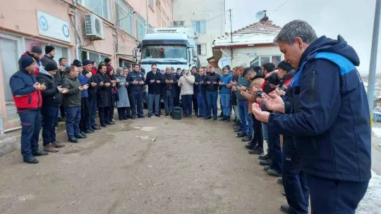 Hisarcık'tan iki yardım tırı deprem bölgesine yola çıktı