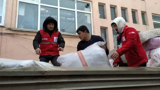 Hisarcık'tan iki yardım tırı deprem bölgesine yola çıktı
