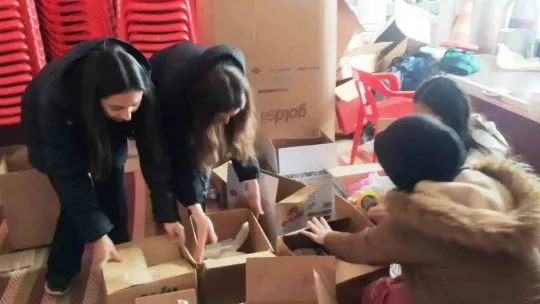 Hisarcık'tan iki yardım tırı deprem bölgesine yola çıktı