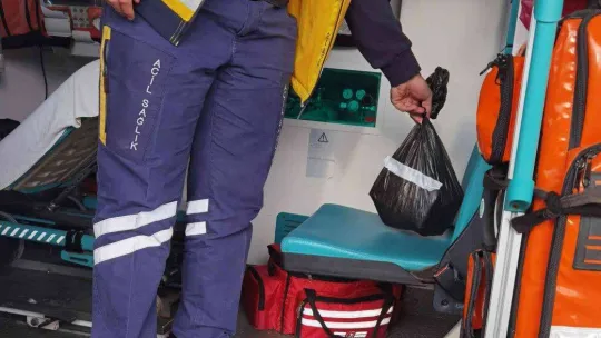 Hızarın üzerine düşen kadının kolu koptu