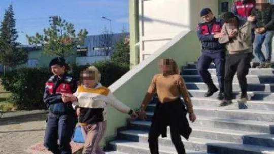 Hızlı tren hattından 3 ton demir çaldığı iddia edilen şüpheliler yakalandı