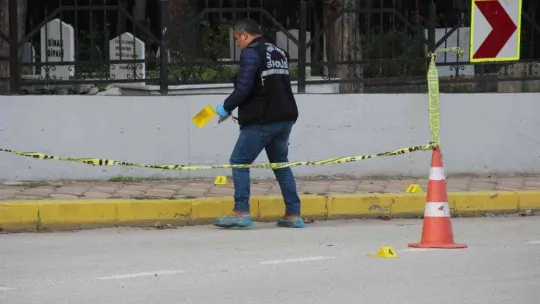 Husumetli iki grubun tartışması olaylı bitti: 3 yaralı