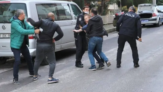 Husumetlisinin kardeşini silahla vuran avukata 10 yıl hapis