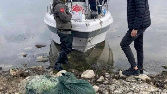 İçme suyu havzası olan Terkos Gölü'nde kaçak avcılık yapanlar suç üstü yakalandı