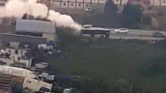 İETT otobüsünün tehlikeli yolculuğu kamerada