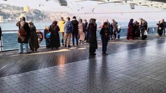 İhlas Vakfı ve Gönüllülerinden 65 ortaöğretim öğrencisine boğaz turu