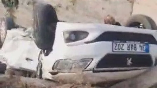 İki aracın karıştığı kazada otomobil kanala uçtu: 2 yaralı