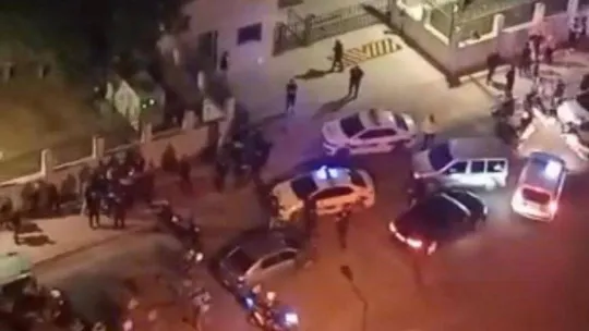 İki esnaf arasındaki 'Benimle aynı işi yapamazsın' kavgası karakolda da devam etti