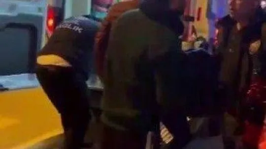 İki grup arasında çıkan kavgada kan aktı: 1 kişi silahla vurularak yaralandı