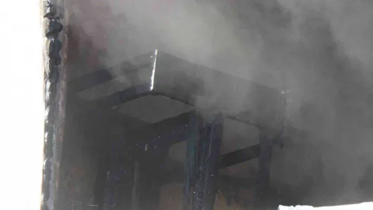 İki katlı evde yangın çıktı