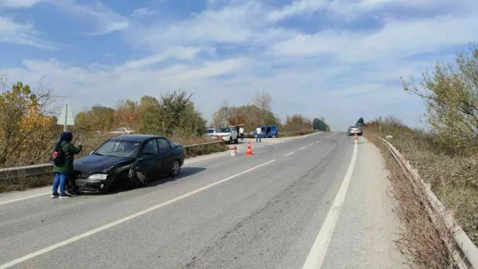 İki otomobil çarpıştı: 2 yaralı