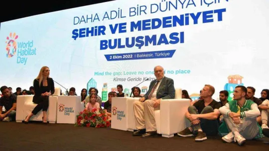 İlber Ortaylı, Balıkesir'de şehir ve insan ilişkisini anlattı