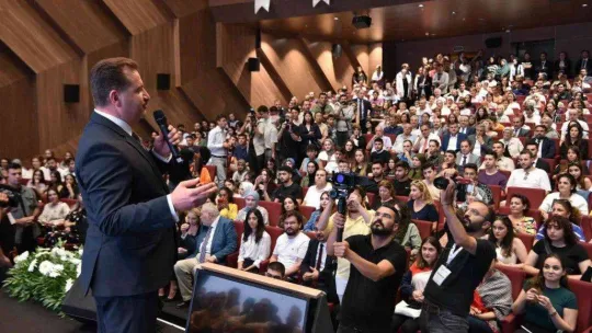 İlber Ortaylı, Balıkesir'de şehir ve insan ilişkisini anlattı